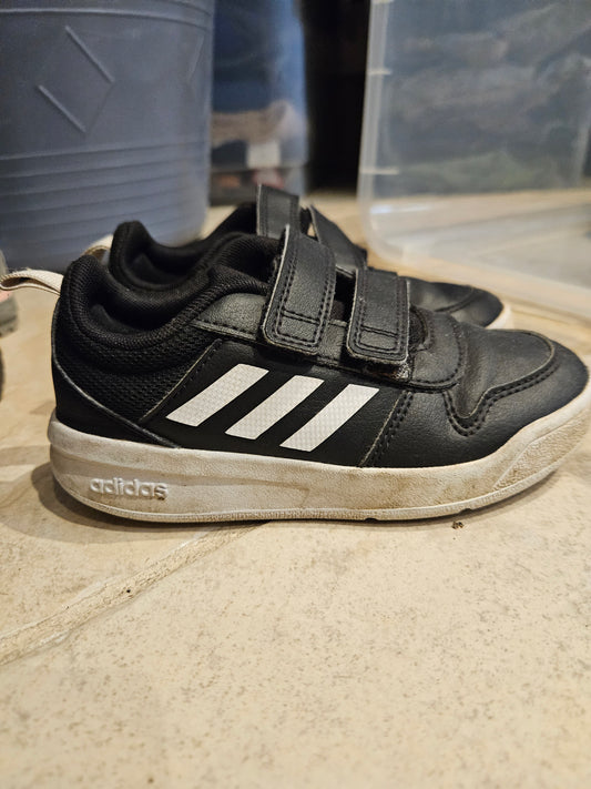 Adidas -Baskets taille 28