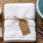 Comment avoir des serviettes de toilette moelleuse sans sèche-linge, ingrédients naturels autour d’une serviette