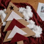 Activite noel bebe : coin sapin en carton et coton doux